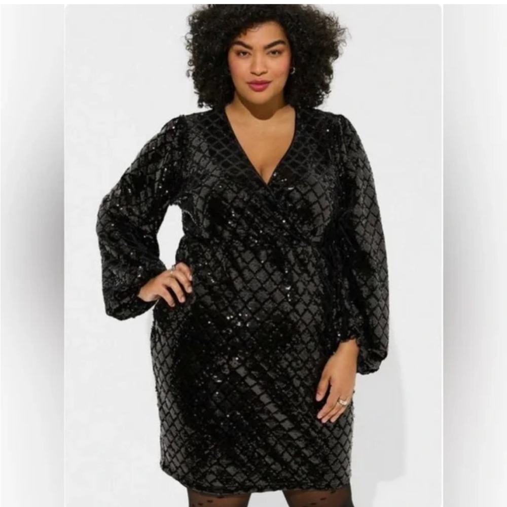 Torrid Sequin Black Velvet Dress. Long sleeve. New with tags. Size 14.